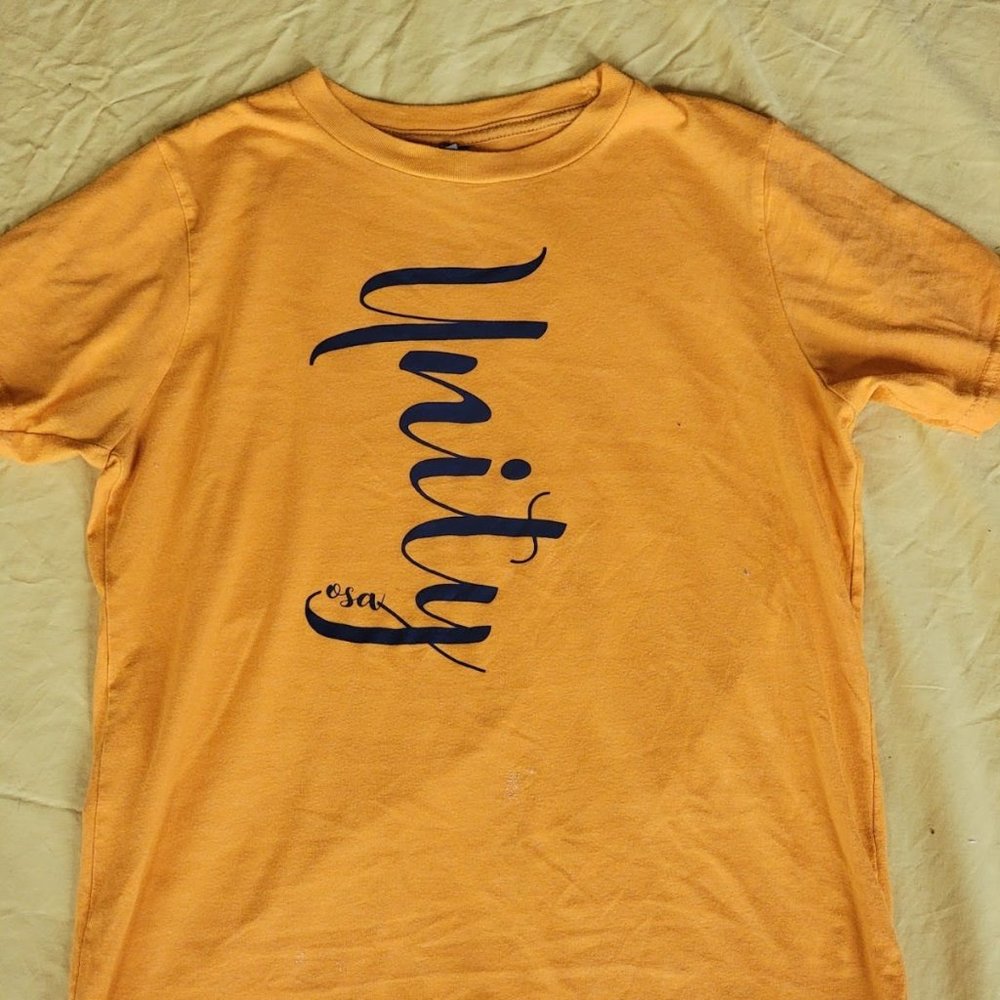 girls orange t-shirt